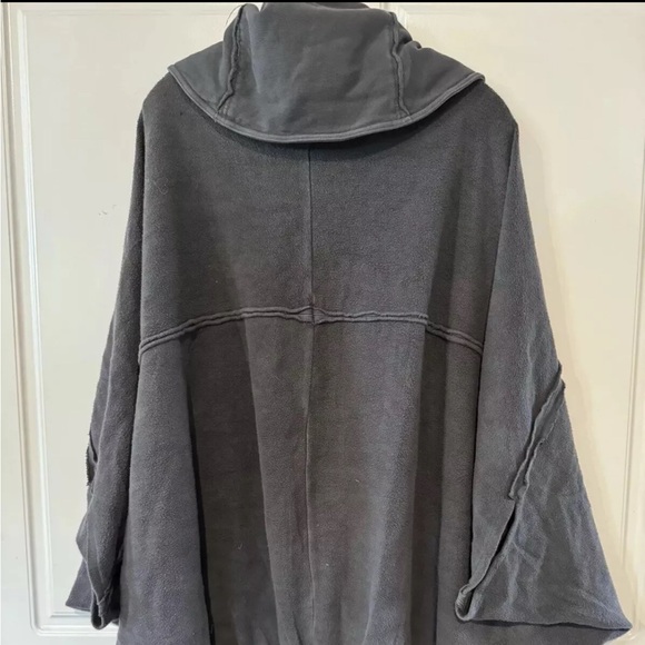 Free People Cozy Up Cardi Ponch - Picture 4 of 4